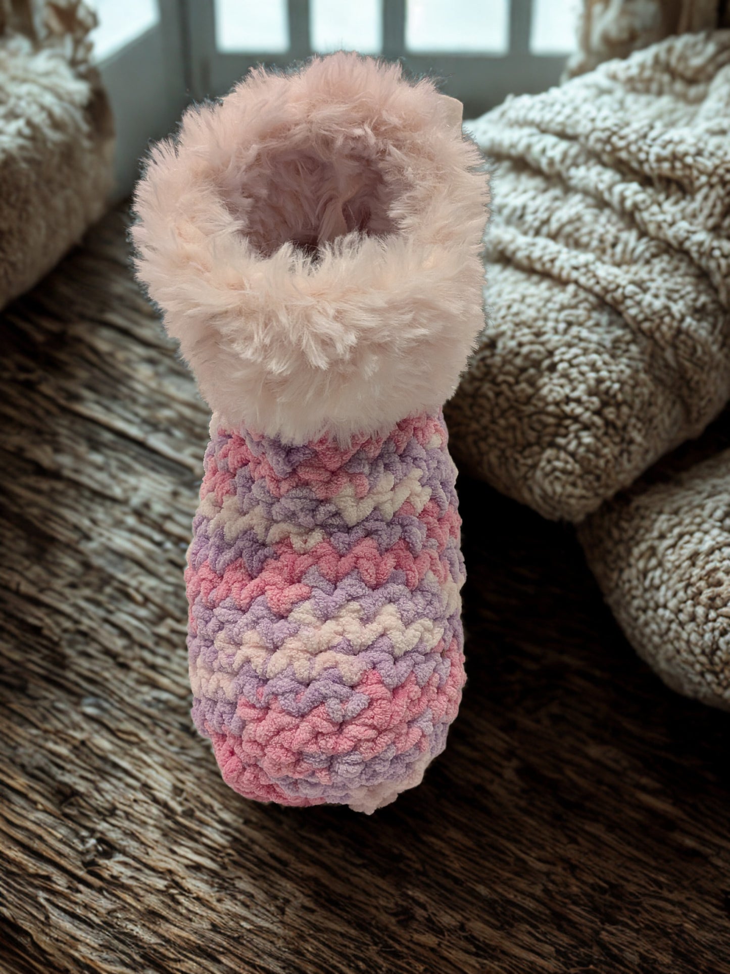 Fuzzy Slippers with Faux Fur